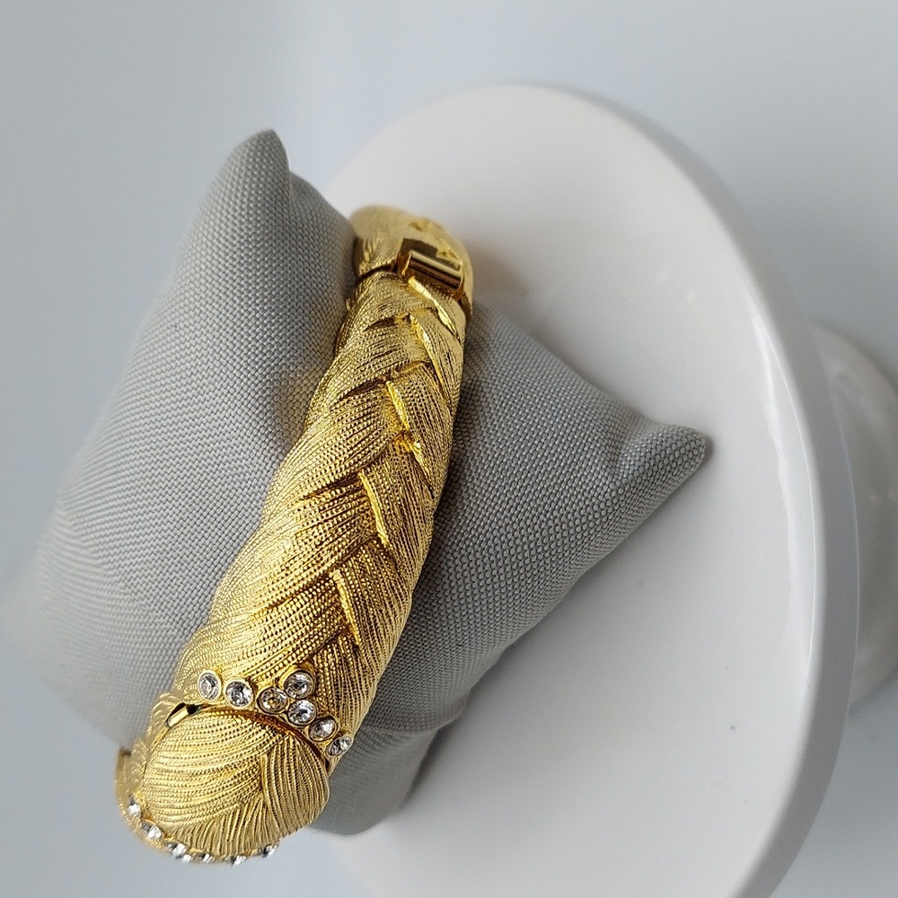 Camrose & Kross JBK Goldtone Rhinestine Hinged Cuff Bracelet w/ Locket, VGC. - Picture 4 of 15